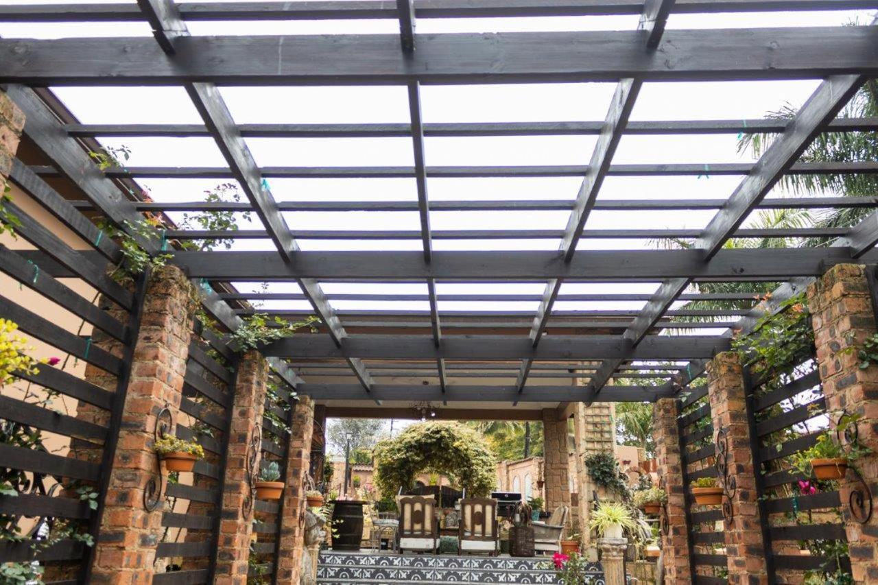 La Casa Nostra Villa Rose Garden Bella Hillcrest Exterior foto